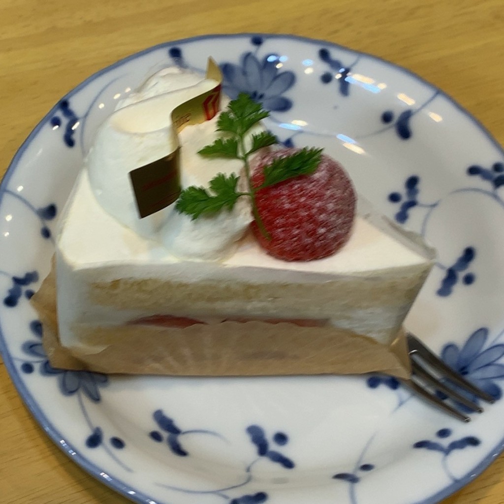 ユーザーが投稿したショートケーキの写真 - 実際訪問したユーザーが直接撮影して投稿した大久保町ゆりのき通ケーキpatisserie pique-vite 大久保店の写真