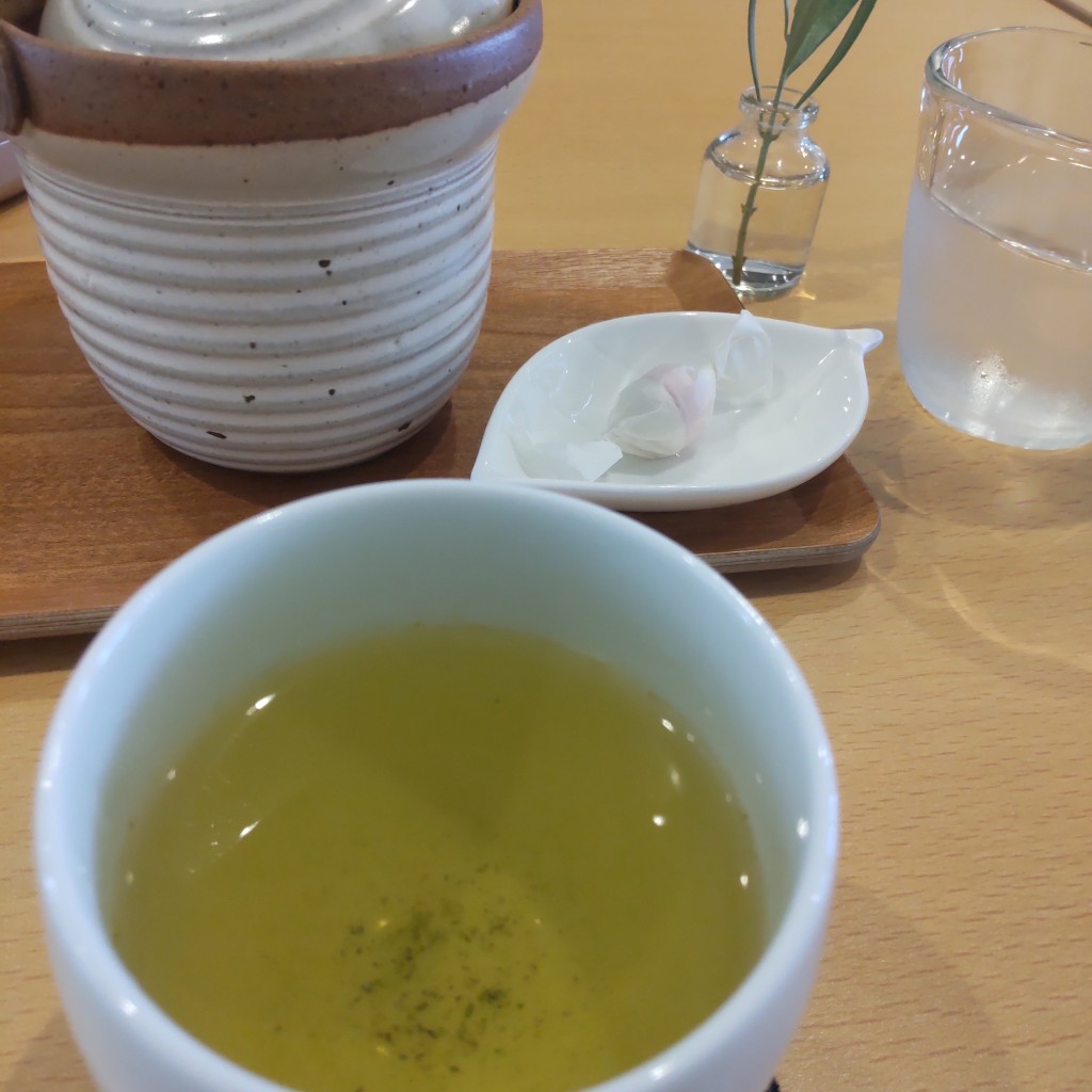 ユーザーが投稿した茎ほうじ茶の写真 - 実際訪問したユーザーが直接撮影して投稿した服部南町日本茶専門店日本茶カフェ&ショップ 茶ら咲の写真