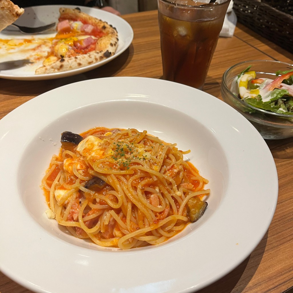 ユーザーが投稿した茄子とトマトとモッツァレラチーズの写真 - 実際訪問したユーザーが直接撮影して投稿した西魚屋町イタリアンピッツェリア バール レ・ナポリ 京都錦の写真