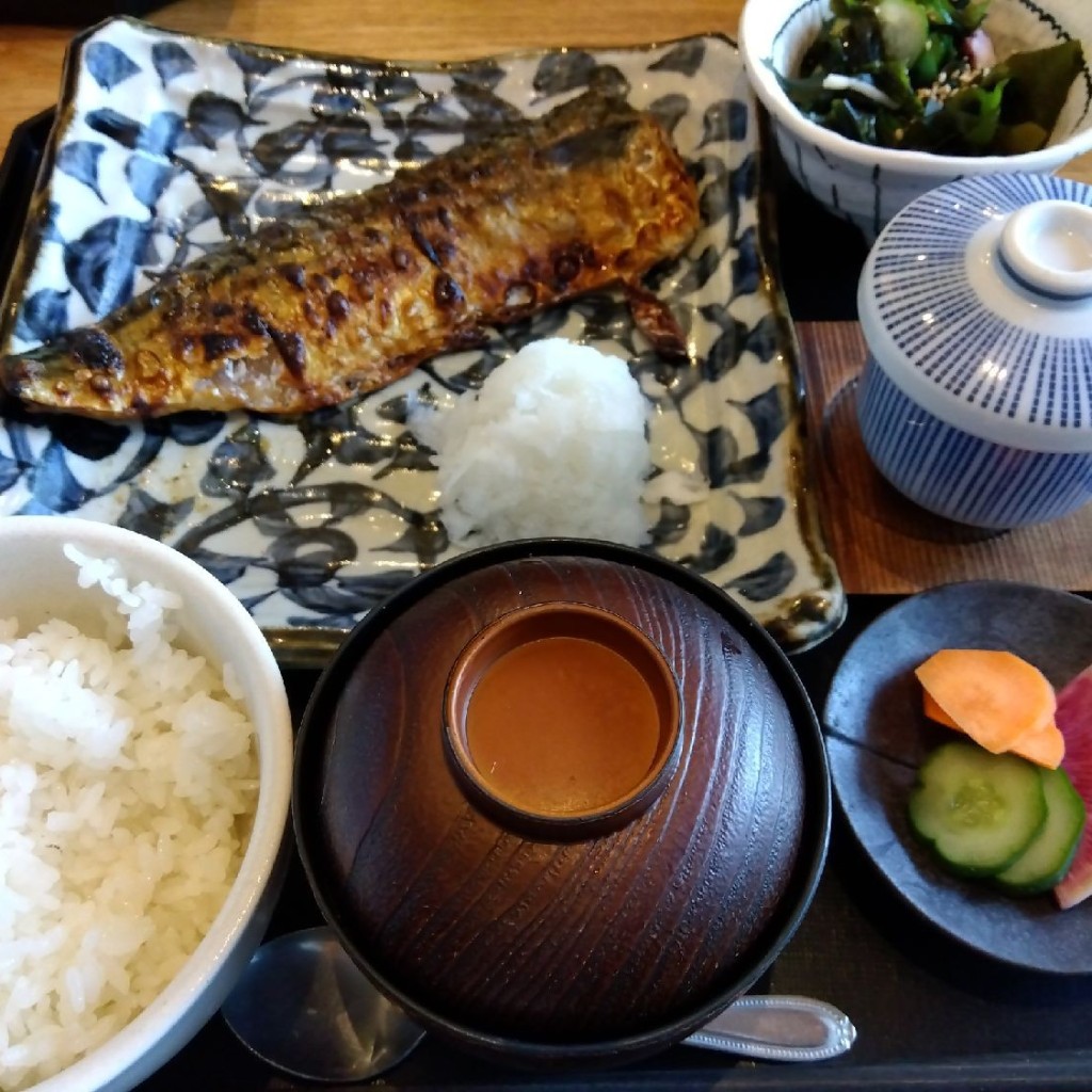 ユーザーが投稿したサバの塩焼き定食の写真 - 実際訪問したユーザーが直接撮影して投稿した名駅居酒屋なかめのてっぺん 名古屋ゲートタワープラザ店の写真