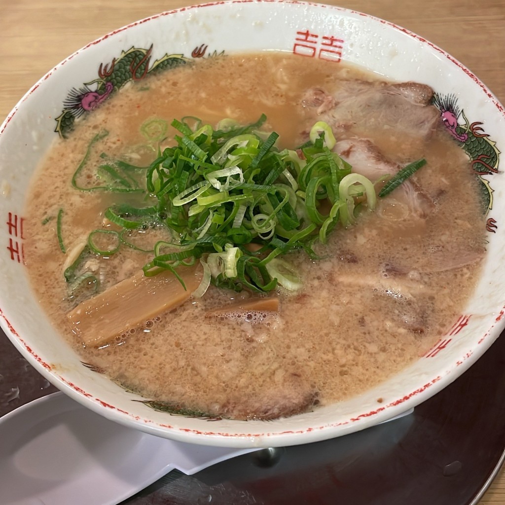 かずくんグルメと旅行さんが投稿した東塩小路町ラーメン / つけ麺のお店中華そば ますたに 京都駅ビル拉麺小路店/チュウカソバ マスタニ キョウトエキビルラーメンコウジテンの写真