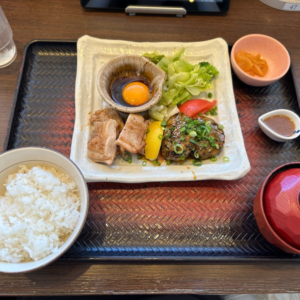 ユーザーが投稿した[定食]鶏つくねともろみの炭火焼きの写真 - 実際訪問したユーザーが直接撮影して投稿した戸塚町定食屋大戸屋 トツカーナモール店の写真