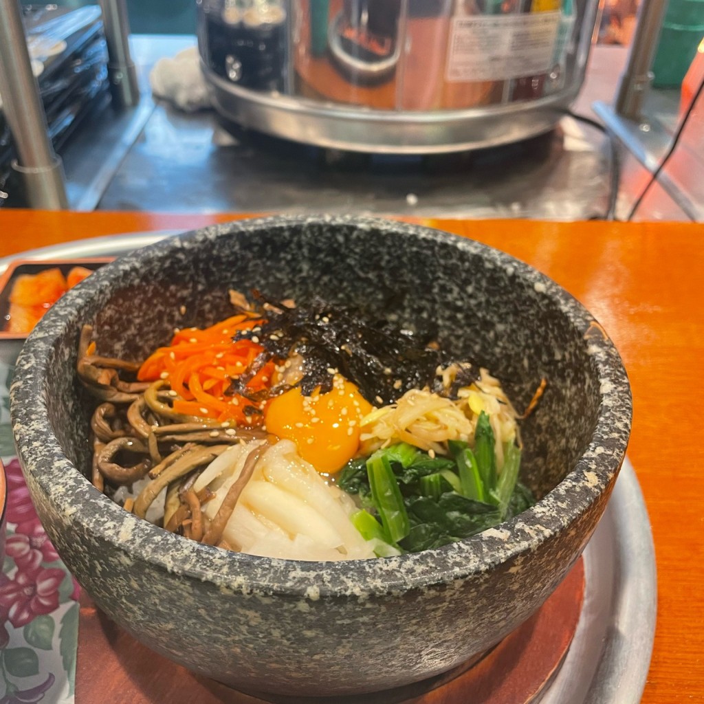 ユーザーが投稿したlunch石焼ビビンパの写真 - 実際訪問したユーザーが直接撮影して投稿した大久保韓国料理シンサドンホランイの写真