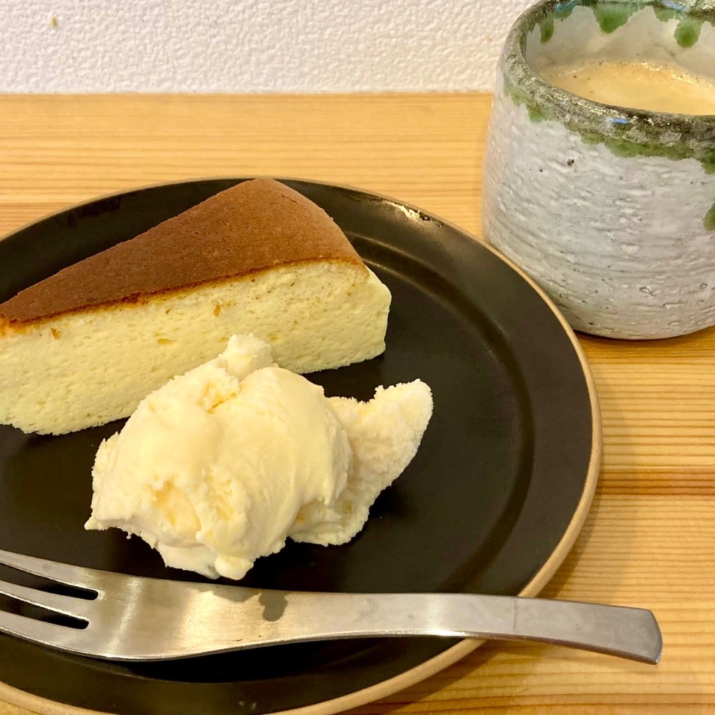 ユーザーが投稿したケーキセット(チーズ)の写真 - 実際訪問したユーザーが直接撮影して投稿した塩町カフェSOI STANCEの写真