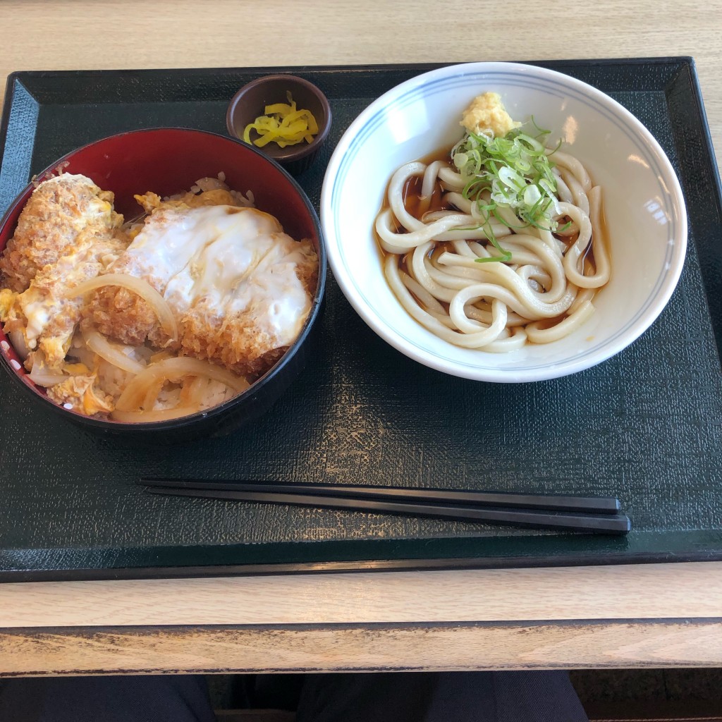 ユーザーが投稿したかつ丼小うどんセットの写真 - 実際訪問したユーザーが直接撮影して投稿した尾崎町上田うどんどんどん庵 江南店の写真