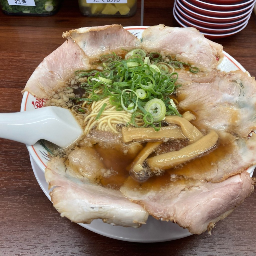 ユーザーが投稿した醤油肉入ラーメンの写真 - 実際訪問したユーザーが直接撮影して投稿した中堂寺北町ラーメン専門店ラーメン魁力屋 丹波口店の写真