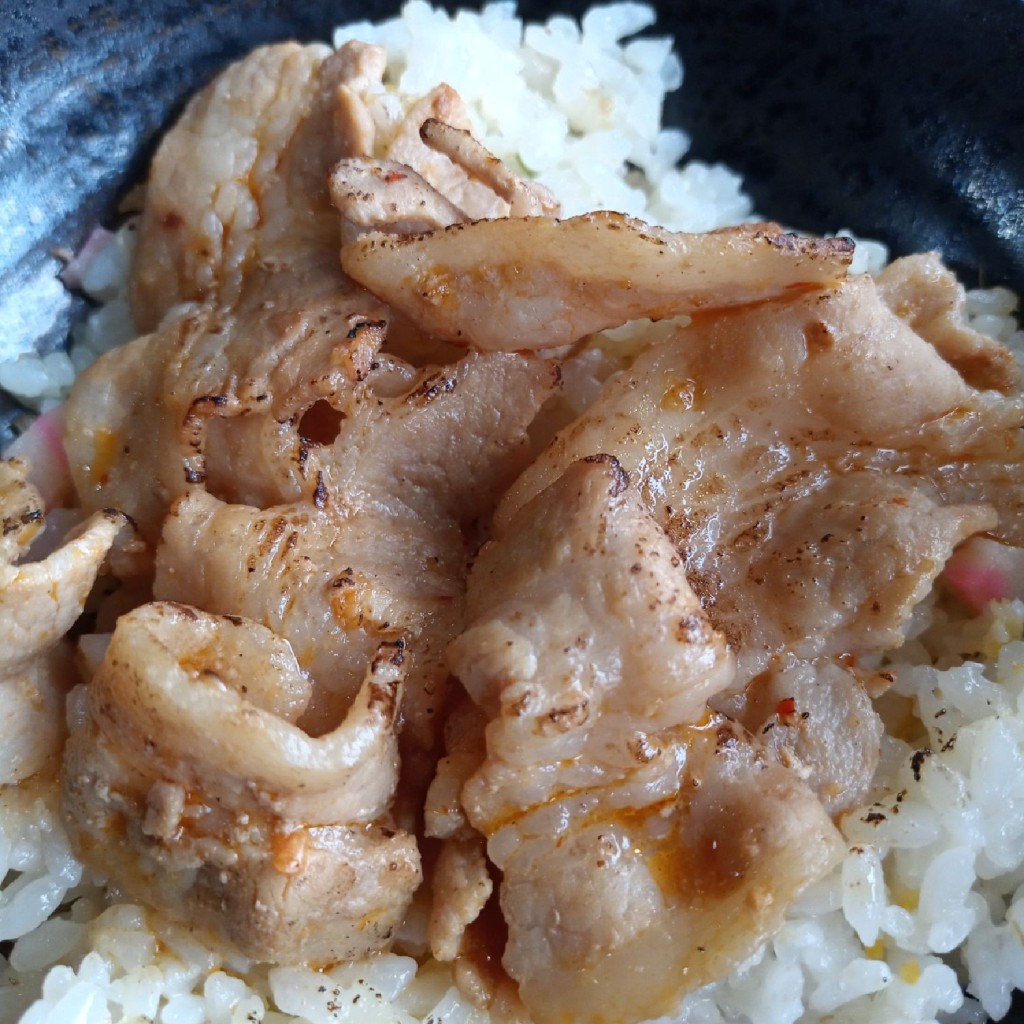 ユーザーが投稿した辛味噌ラーメン&ミニ焼き肉丼の写真 - 実際訪問したユーザーが直接撮影して投稿した青笹町青笹ラーメン専門店ばんがりの写真