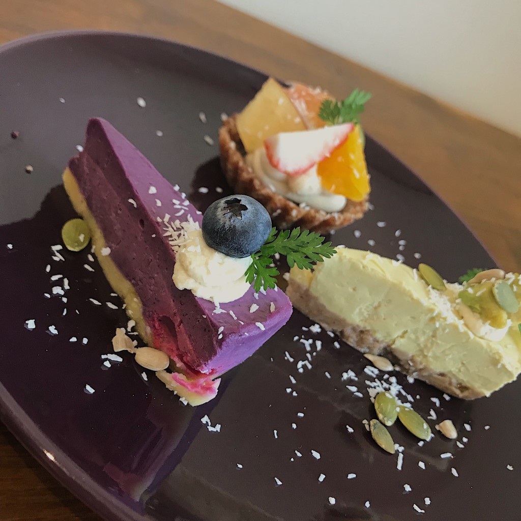 ユーザーが投稿した3種のケーキセットの写真 - 実際訪問したユーザーが直接撮影して投稿した中桜塚カフェひふみキッチンの写真
