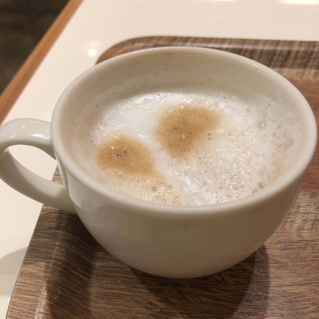 ユーザーが投稿したカフェラテの写真 - 実際訪問したユーザーが直接撮影して投稿した三宮町ベーカリー神戸グーテ 本店の写真