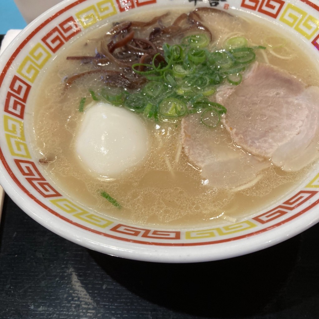 ユーザーが投稿した味玉屋台豚骨ラーメンの写真 - 実際訪問したユーザーが直接撮影して投稿した豊崎ラーメン専門店博多屋台ラーメン 一幸舎 イーアス沖縄豊崎店の写真