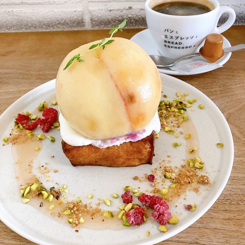 ユーザーが投稿した桃のフレンチトーストの写真 - 実際訪問したユーザーが直接撮影して投稿した神宮前コーヒー専門店パンとエスプレッソとの写真