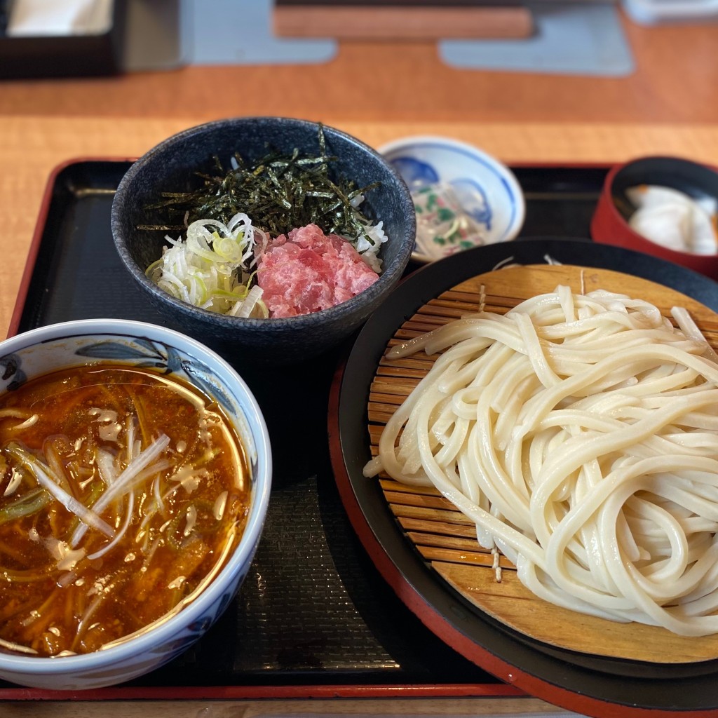 ユーザーが投稿した旨辛肉つけ汁うどん定食の写真 - 実際訪問したユーザーが直接撮影して投稿した五香うどん久兵衛屋 松戸五香店の写真