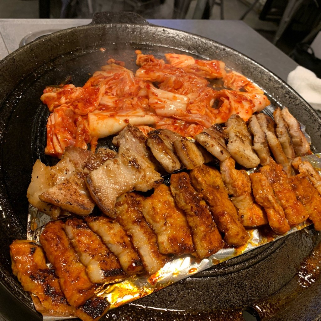 ユーザーが投稿したヘルシーランチ お肉+お食事の写真 - 実際訪問したユーザーが直接撮影して投稿した大久保韓国料理くるむの写真