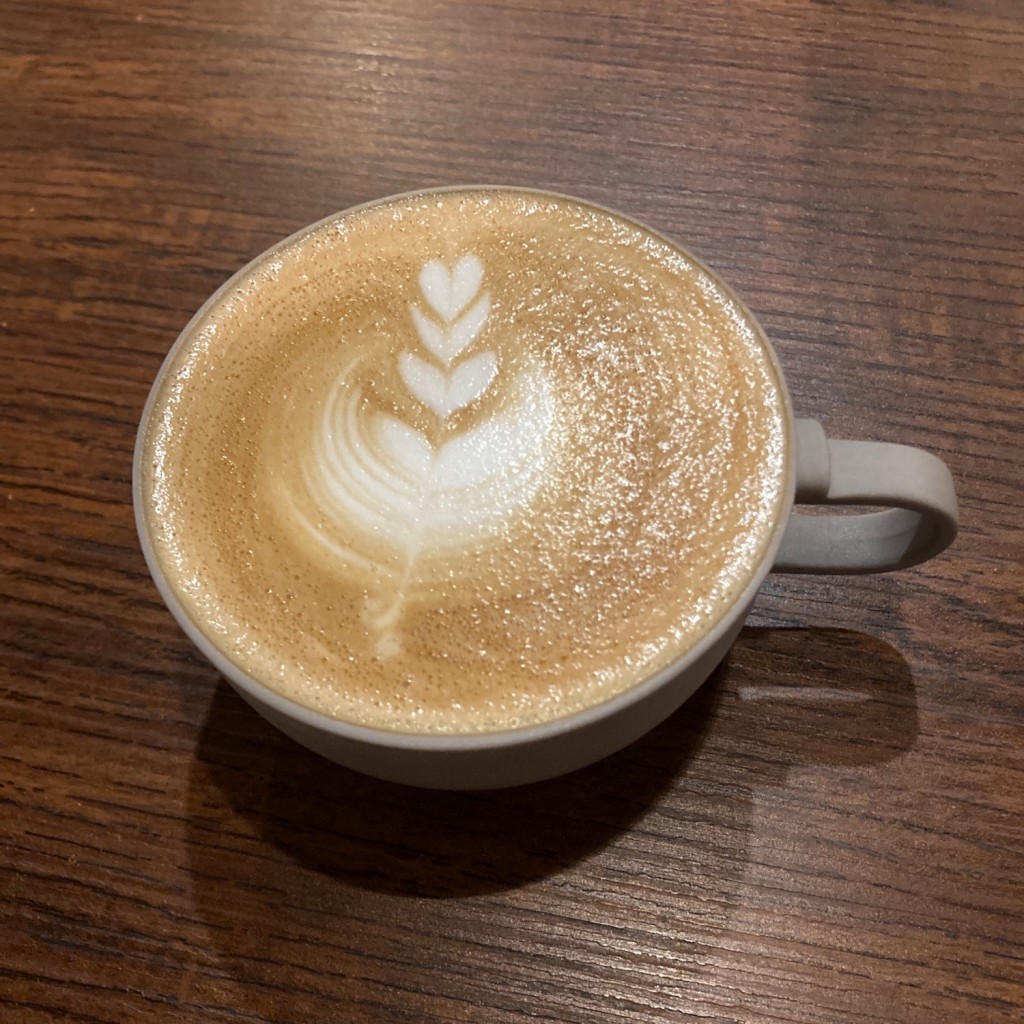 ユーザーが投稿したカフェラテの写真 - 実際訪問したユーザーが直接撮影して投稿した神田神保町コーヒー専門店オトナリ珈琲の写真