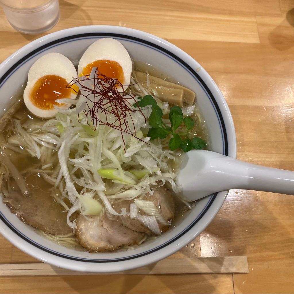 ユーザーが投稿したくろおびラーメン(塩)🍜🥢(ねぎ)の写真 - 実際訪問したユーザーが直接撮影して投稿した六本木ラーメン専門店利尻昆布ラーメン くろおび 六本木店の写真