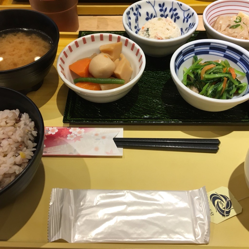ユーザーが投稿した朝食おばんざいセットの写真 - 実際訪問したユーザーが直接撮影して投稿した橋弁慶町おばんざい京菜味のむら 烏丸本店の写真