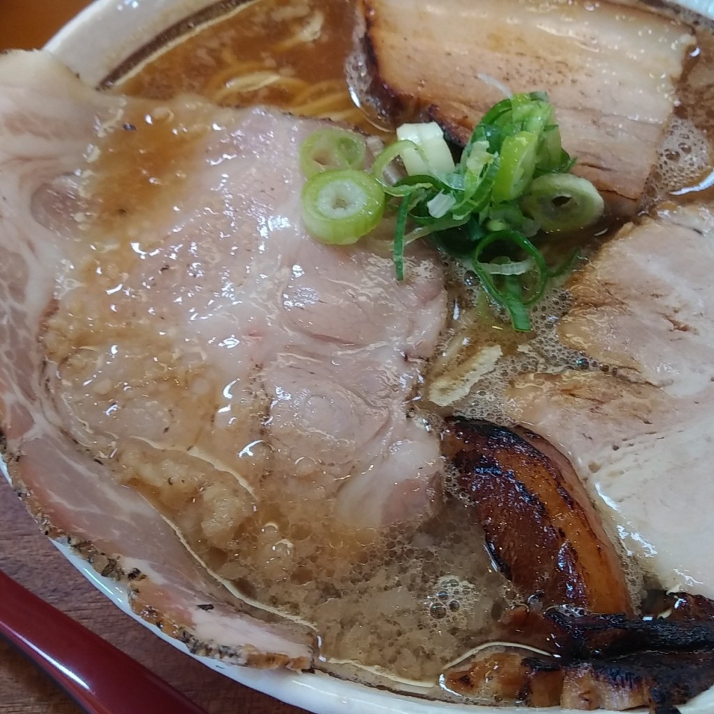 ユーザーが投稿した肉そば(細麺)の写真 - 実際訪問したユーザーが直接撮影して投稿した三条ラーメン / つけ麺麺屋三郎の写真