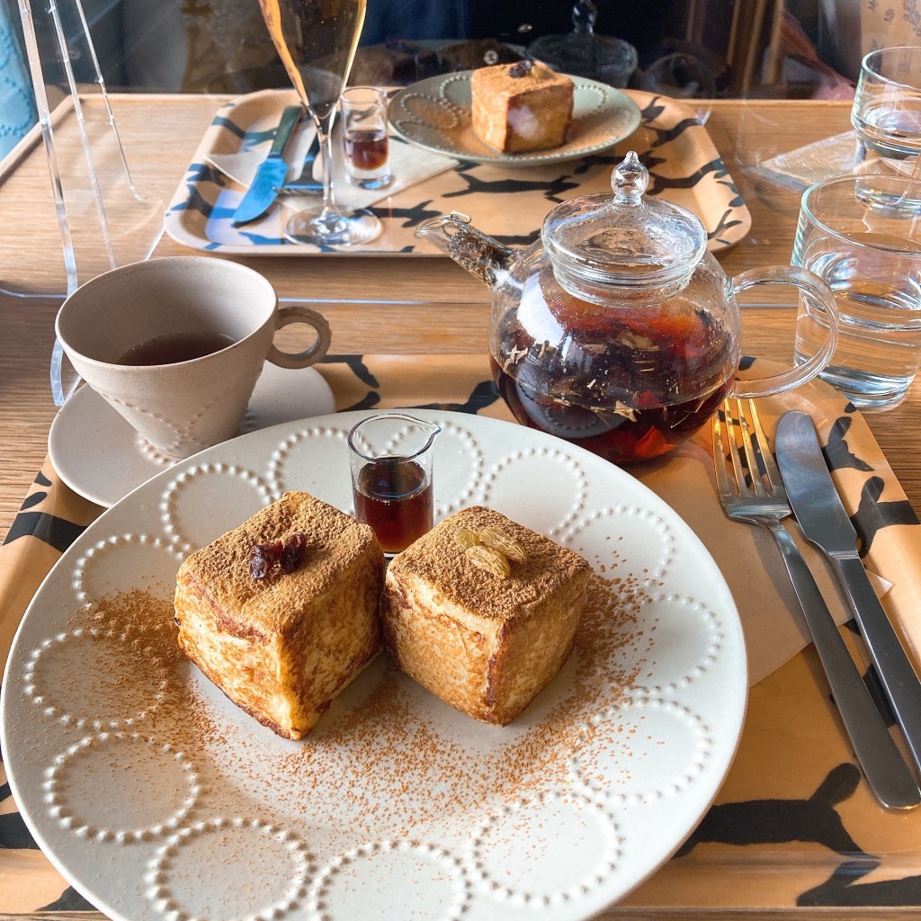 まるたんぼーやさんが投稿した南青山カフェのお店家と庭/イエトニワの写真