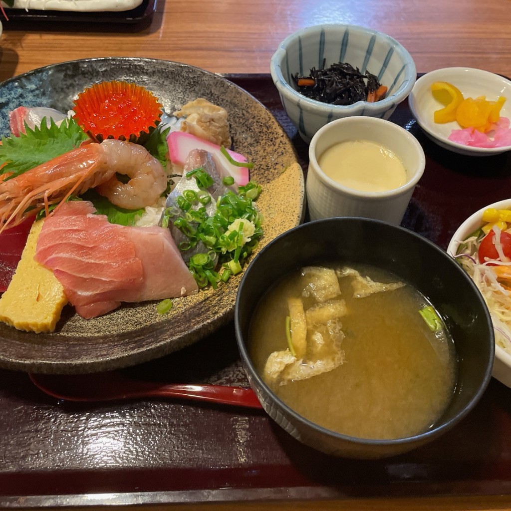 ユーザーが投稿した海鮮大漁盛丼定食の写真 - 実際訪問したユーザーが直接撮影して投稿した飯田魚介 / 海鮮料理海鮮亭 いっきの写真