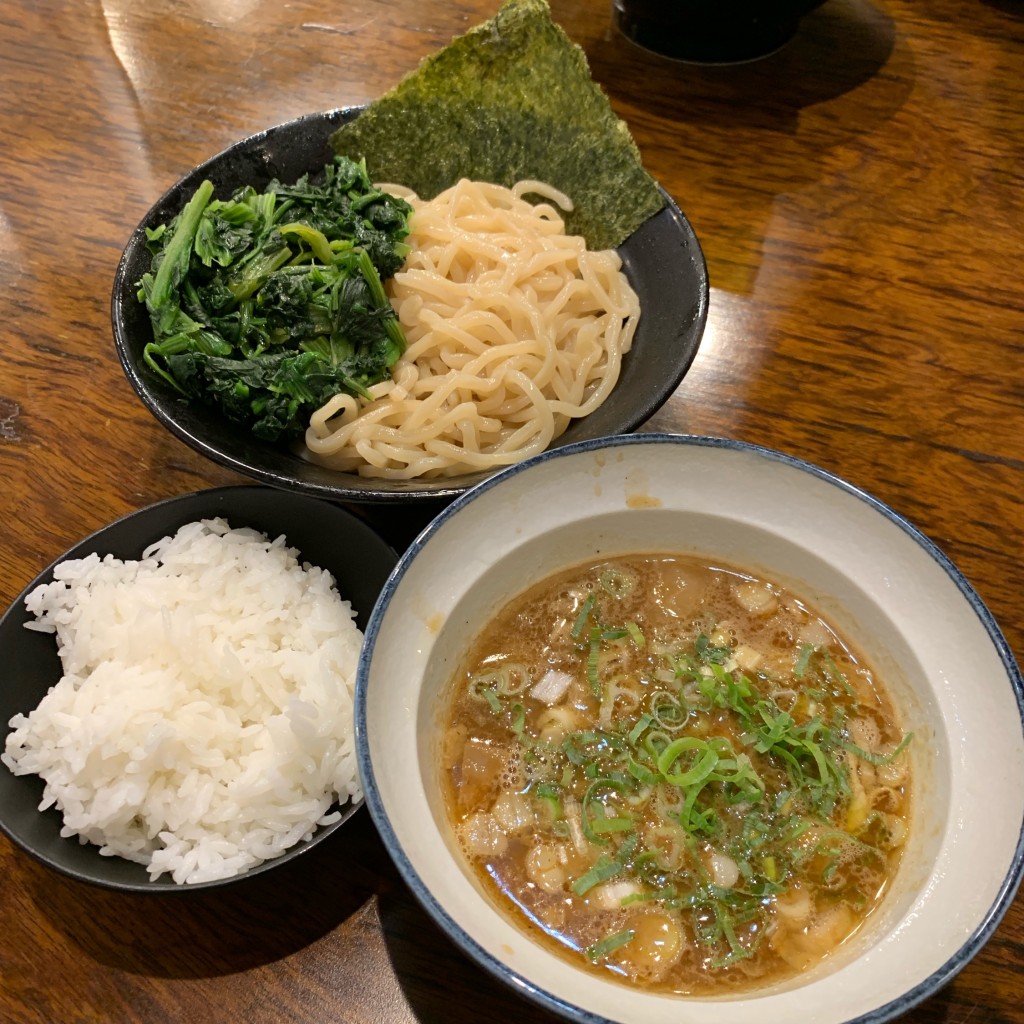 ユーザーが投稿した魚介とんこつ つけ麺 +ほうれん草の写真 - 実際訪問したユーザーが直接撮影して投稿した杭出津ラーメン専門店横浜家系ラーメン龍馬家の写真