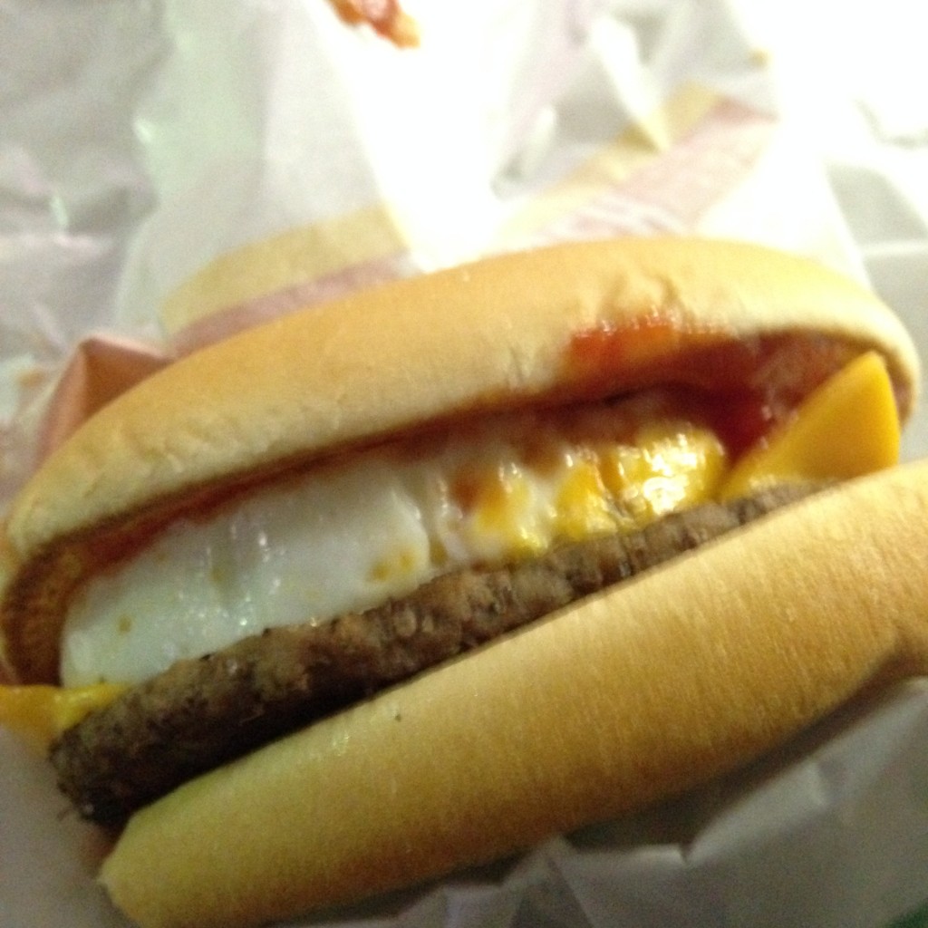 ユーザーが投稿したエッグチーズバーガーの写真 - 実際訪問したユーザーが直接撮影して投稿した脇田町ファーストフードマクドナルド 川越マイン店の写真
