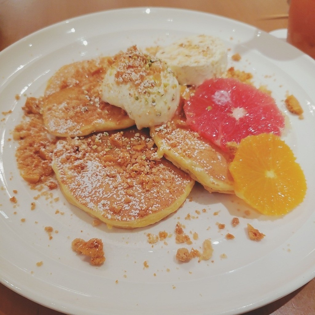 ユーザーが投稿したSunny Citrus Pancakeの写真 - 実際訪問したユーザーが直接撮影して投稿した新宿カフェサラベス ルミネ新宿店の写真