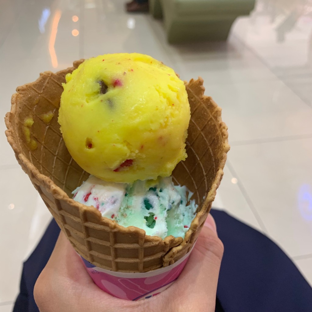 ユーザーが投稿したスモールダブルコーンの写真 - 実際訪問したユーザーが直接撮影して投稿した茂里町アイスクリームサーティワンアイスクリーム みらい長崎ココウォーク店の写真
