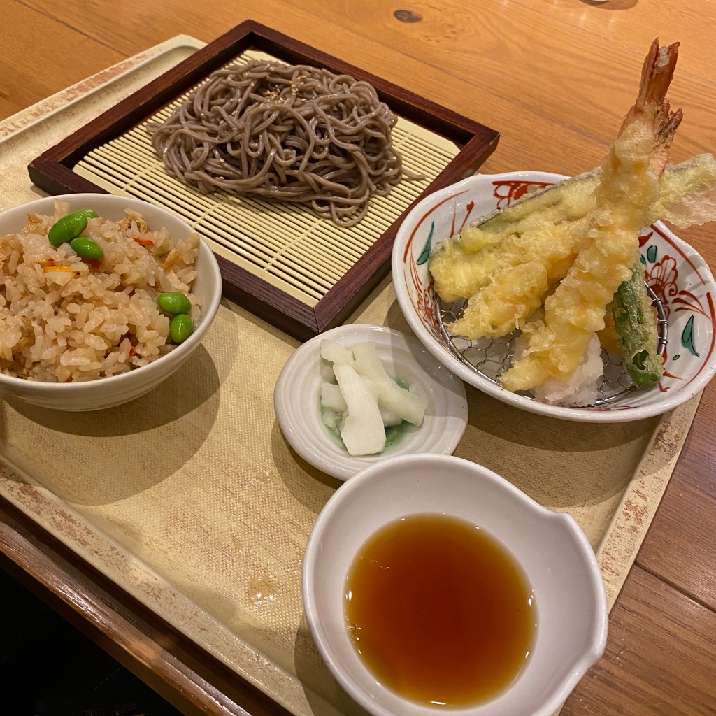 ユーザーが投稿した天ぷら盛り合わせとざるそば御膳の写真 - 実際訪問したユーザーが直接撮影して投稿したあゆみ野定食屋うちの食堂 ららぽーと和泉店の写真