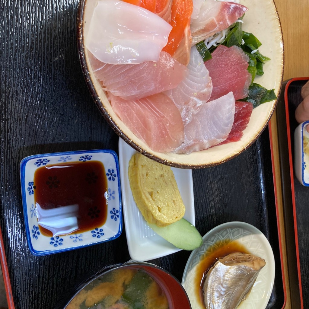 ユーザーが投稿した海鮮丼の写真 - 実際訪問したユーザーが直接撮影して投稿した豊浜定食屋市場食堂の写真