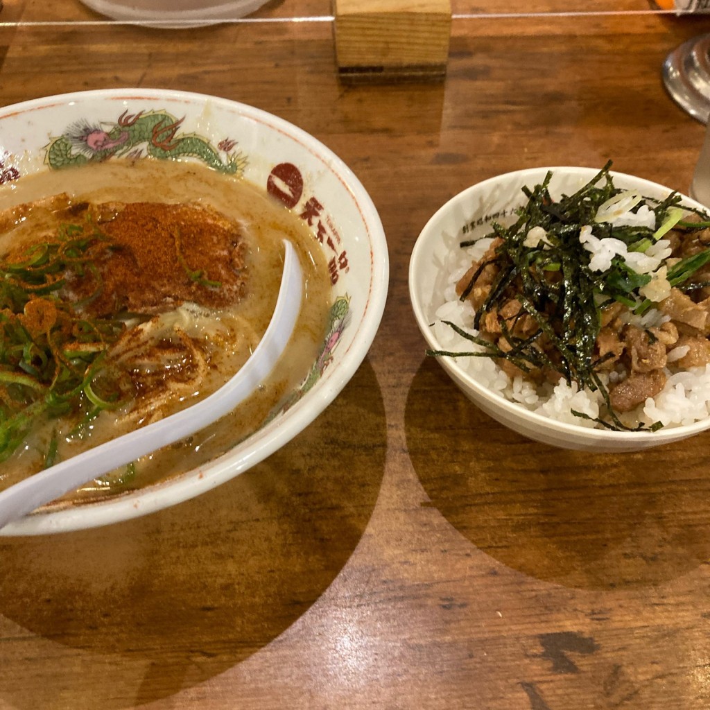 ユーザーが投稿したチャーシュー丼定食の写真 - 実際訪問したユーザーが直接撮影して投稿した西新宿ラーメン専門店天下一品 新宿西口店の写真