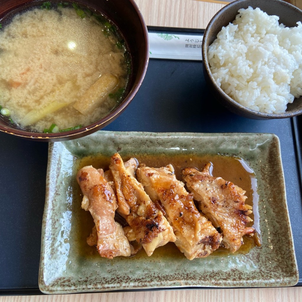 ユーザーが投稿した鶏照り焼き定食の写真 - 実際訪問したユーザーが直接撮影して投稿した越名町定食屋魚沼食堂 佐野プレミアム・アウトレット店の写真