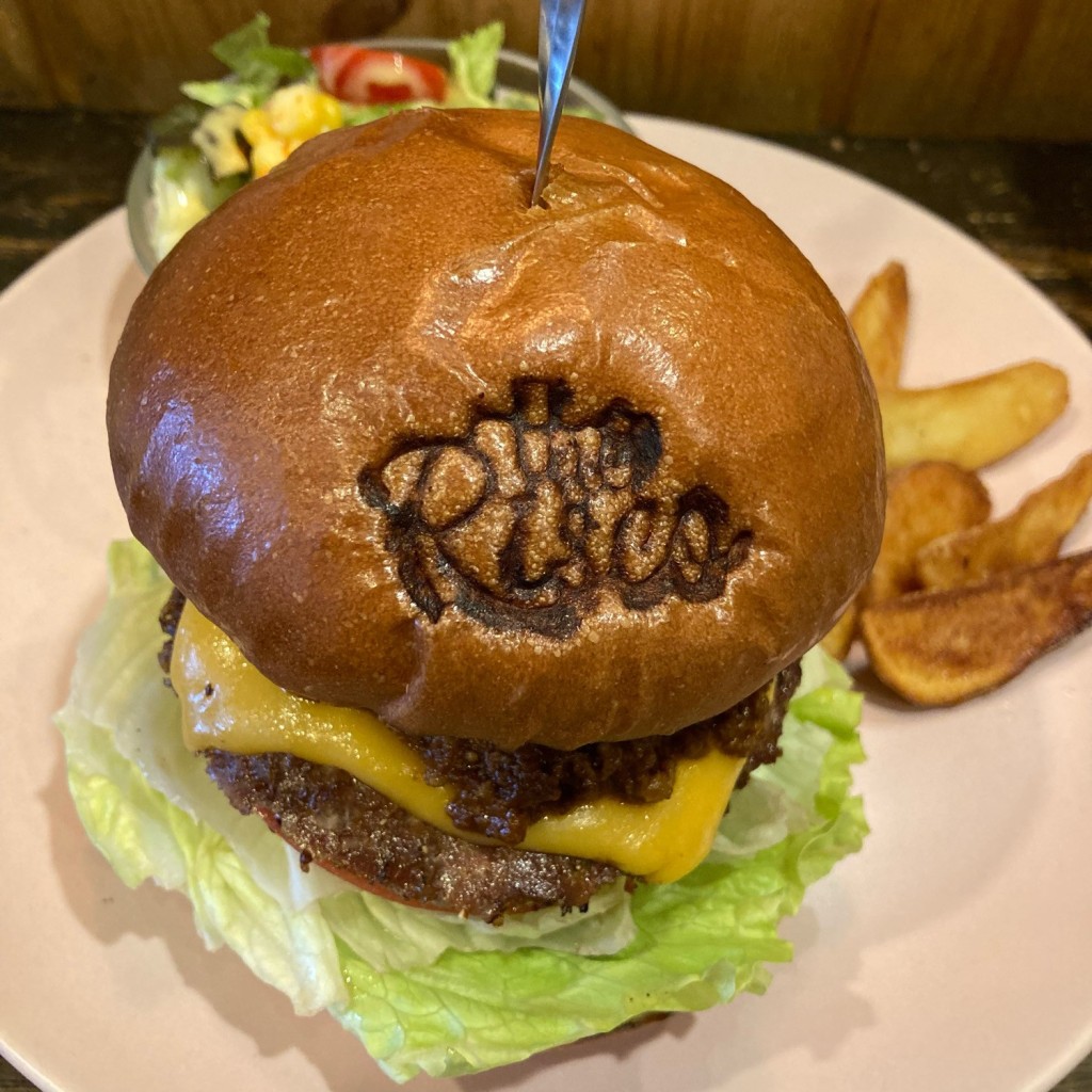 ユーザーが投稿したBURGERの写真 - 実際訪問したユーザーが直接撮影して投稿した平和ハンバーガーTHE RISCOの写真