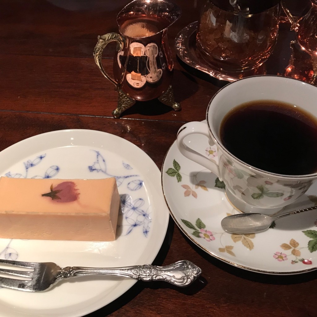 ユーザーが投稿した桜のチーズケーキの写真 - 実際訪問したユーザーが直接撮影して投稿した東池袋喫茶店皇琲亭の写真