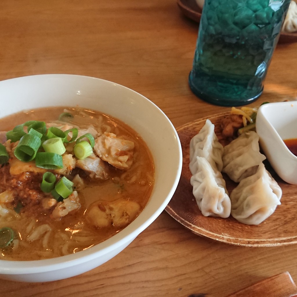 ユーザーが投稿した台湾風味噌ラーメン+水餃子の写真 - 実際訪問したユーザーが直接撮影して投稿した逢阪台湾料理元気茶房の写真