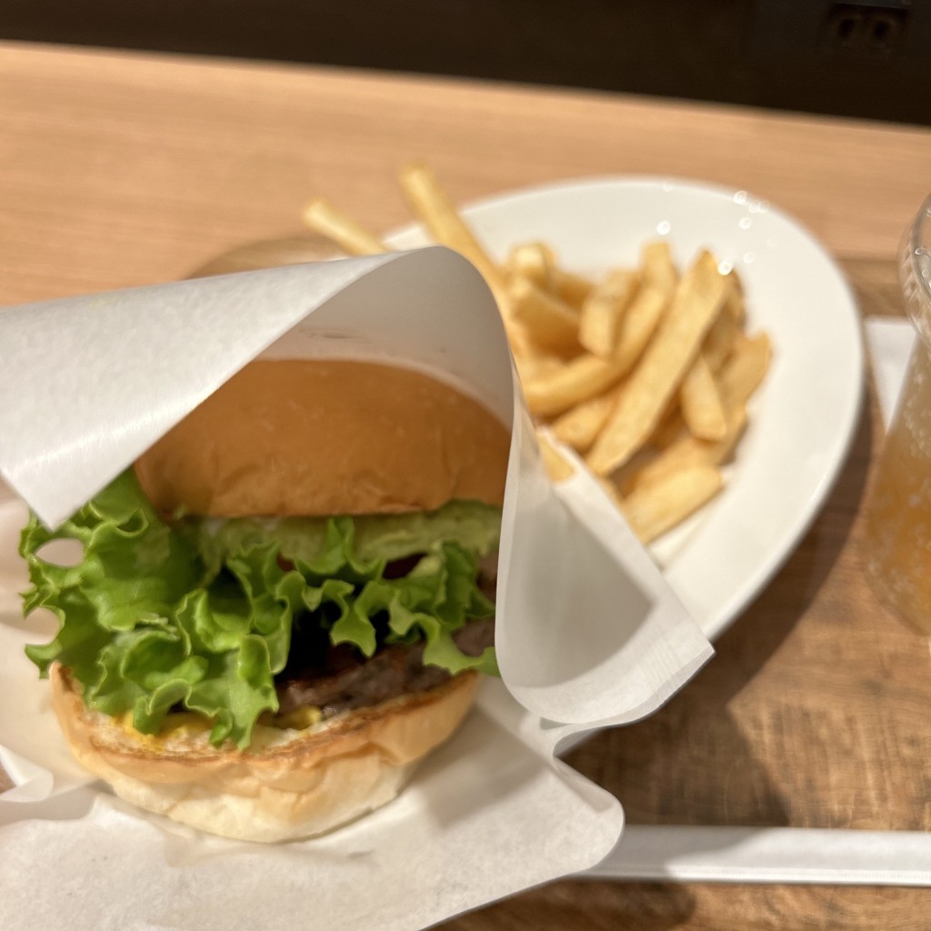 ユーザーが投稿したアボカドわさびバーガーセットの写真 - 実際訪問したユーザーが直接撮影して投稿した八重洲ハンバーガーthe 3rd Burger 八重洲地下街店の写真