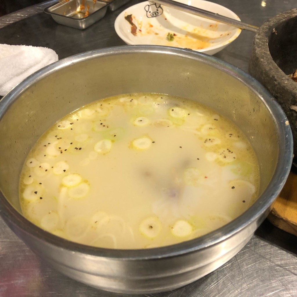 ユーザーが投稿したソルロンタンスープの写真 - 実際訪問したユーザーが直接撮影して投稿した八重洲韓国料理韓豚屋 八重洲店の写真