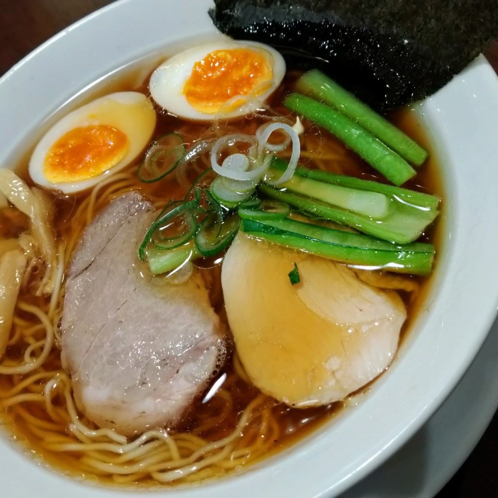 ユーザーが投稿した味玉らぁ麺 醤油の写真 - 実際訪問したユーザーが直接撮影して投稿した駅前本町ラーメン専門店麺屋空海 ダイス川崎店の写真