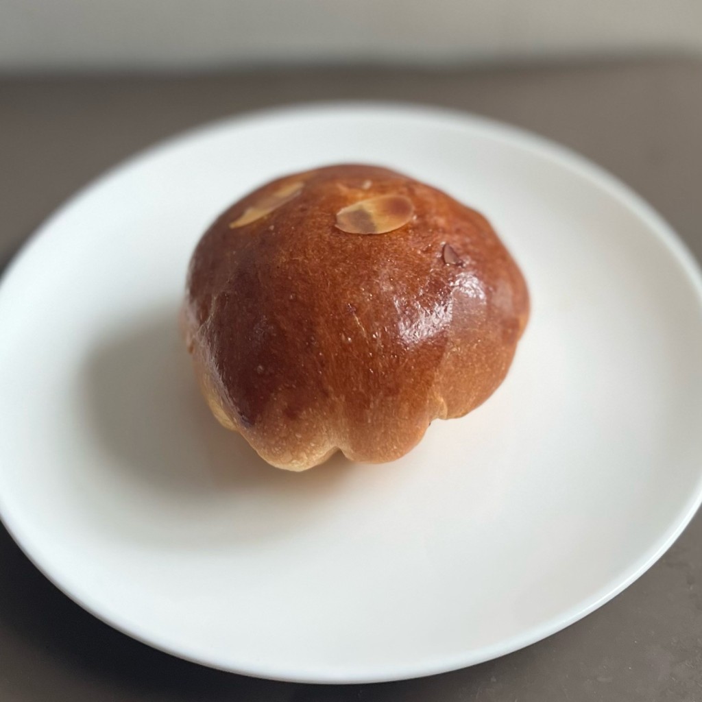 ユーザーが投稿したクリームパンの写真 - 実際訪問したユーザーが直接撮影して投稿した新宿ベーカリーエディアールベーカリー 新宿本店の写真