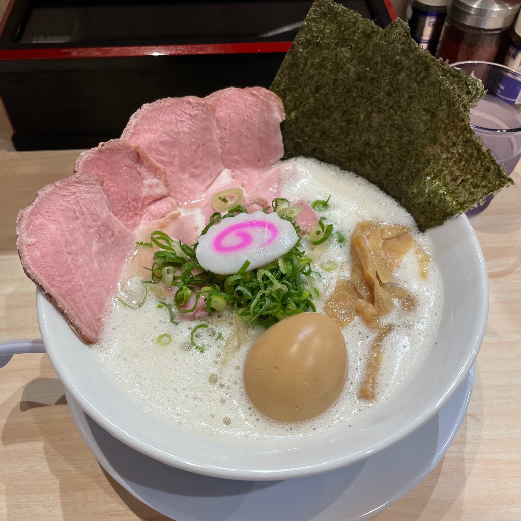 くま03さんが投稿した苗代町ラーメン専門店のお店鶏そば 唆る 堀田本店/トリソバ ソソル ホッタホンテンの写真