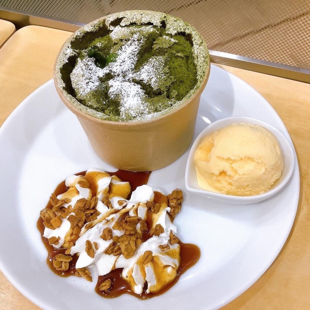 ユーザーが投稿した抹茶シフォンフォンダンショコラの写真 - 実際訪問したユーザーが直接撮影して投稿した春日カフェナナズグリーンティー 東京ドームシティ ラクーア店の写真
