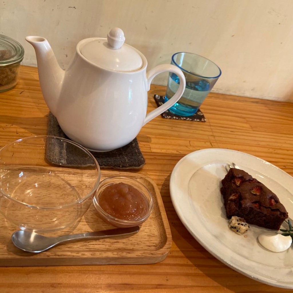 ユーザーが投稿したとちおとめとルバーブのガトーショコラの写真 - 実際訪問したユーザーが直接撮影して投稿した谷保カフェWILL cafeの写真