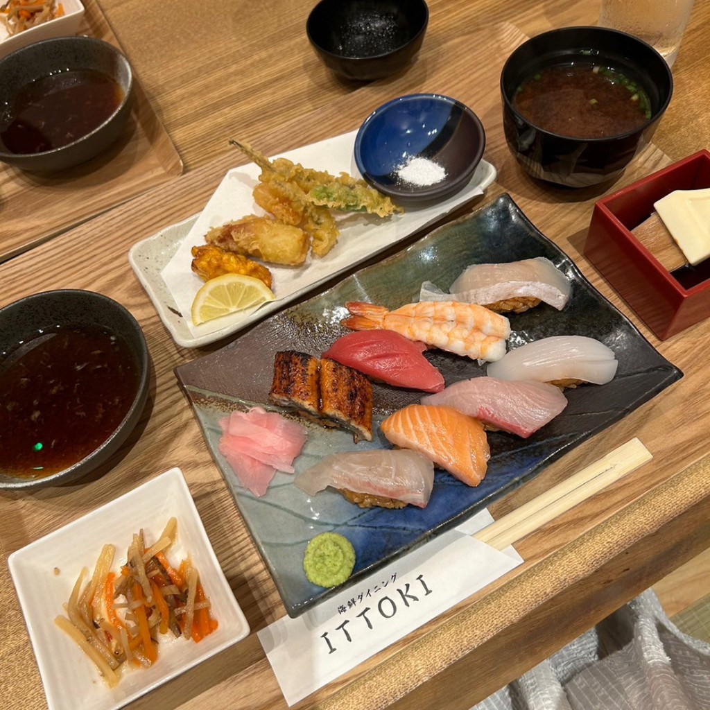ユーザーが投稿した厳選寿司御膳赤だしの写真 - 実際訪問したユーザーが直接撮影して投稿した日根野魚介 / 海鮮料理海鮮ダイニングITTOKIの写真