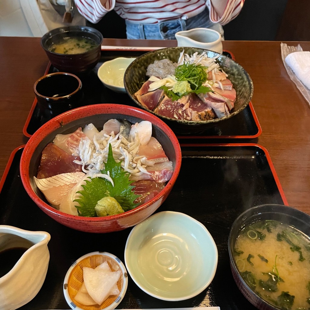 ユーザーが投稿した海鮮丼の写真 - 実際訪問したユーザーが直接撮影して投稿した帯屋町魚介 / 海鮮料理やいろ亭 ひろめ店の写真