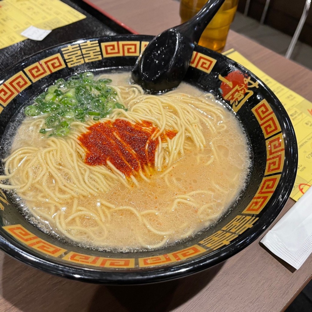 バッドバツまるさんが投稿した薦野ラーメン専門店のお店一蘭 古賀SA店(下り)/イチラン コガサービスエリアテン クダリの写真