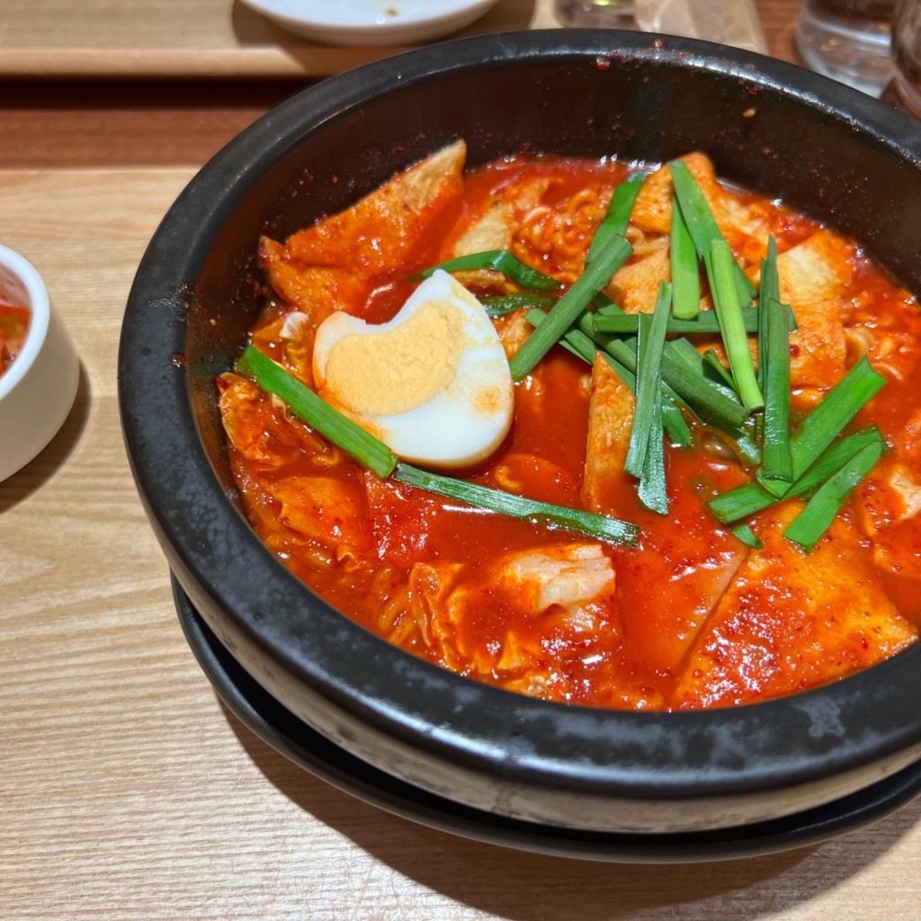 ユーザーが投稿したフローズン冷麺、ヤンニョムチキン、チヂミ、韓国ラーメンの写真 - 実際訪問したユーザーが直接撮影して投稿した難波韓国料理コリアンキッチン・シジャン (Korean Kitchen Shijan) なんばシティ本館店の写真