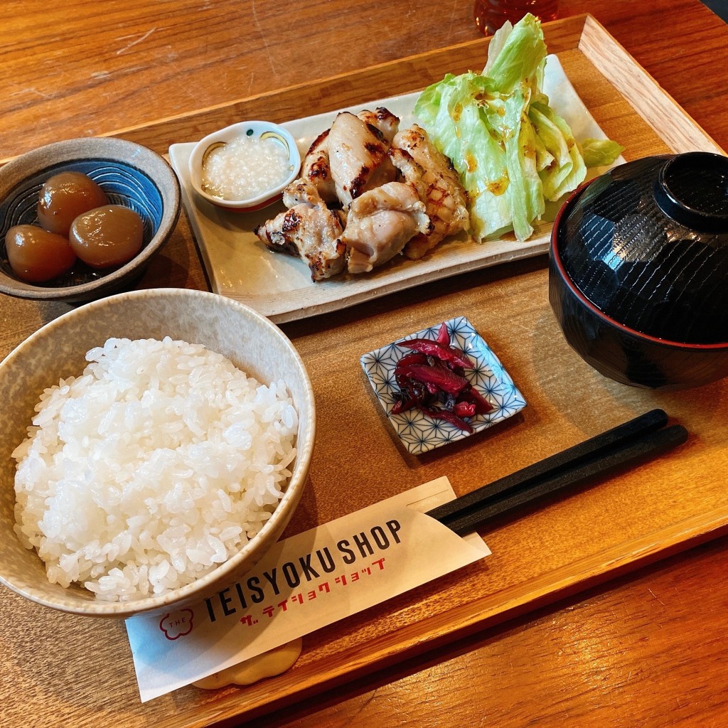 ユーザーが投稿した鶏の自家製塩麹焼き定食定食の写真 - 実際訪問したユーザーが直接撮影して投稿した神宮前定食屋ザ テイショク ショップの写真