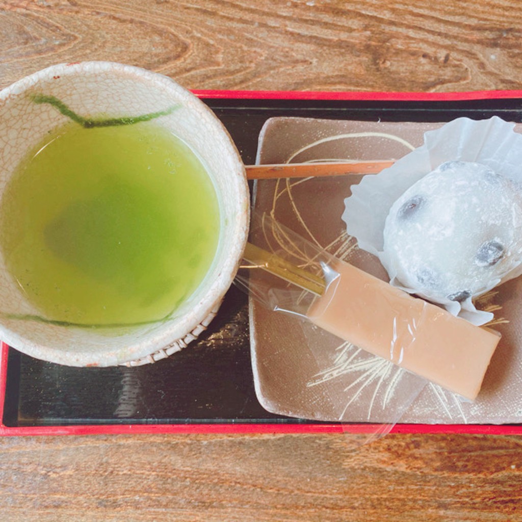 ユーザーが投稿したお茶と和菓子のセットの写真 - 実際訪問したユーザーが直接撮影して投稿した小信中島和菓子明やの写真