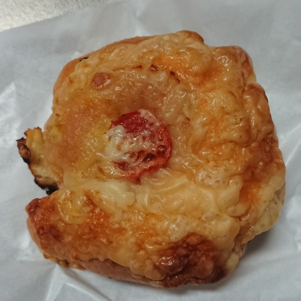 ユーザーが投稿したトマトベーコンの写真 - 実際訪問したユーザーが直接撮影して投稿した中泉町ベーカリーパンとベーグルのお店小梅のしっぽの写真