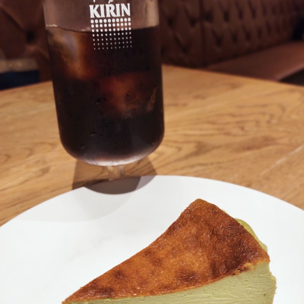 ユーザーが投稿した抹茶バスクチーズケーキの写真 - 実際訪問したユーザーが直接撮影して投稿した御幸通イタリアンFROMA YORKYS CHEESE RESTAURANT&BARの写真