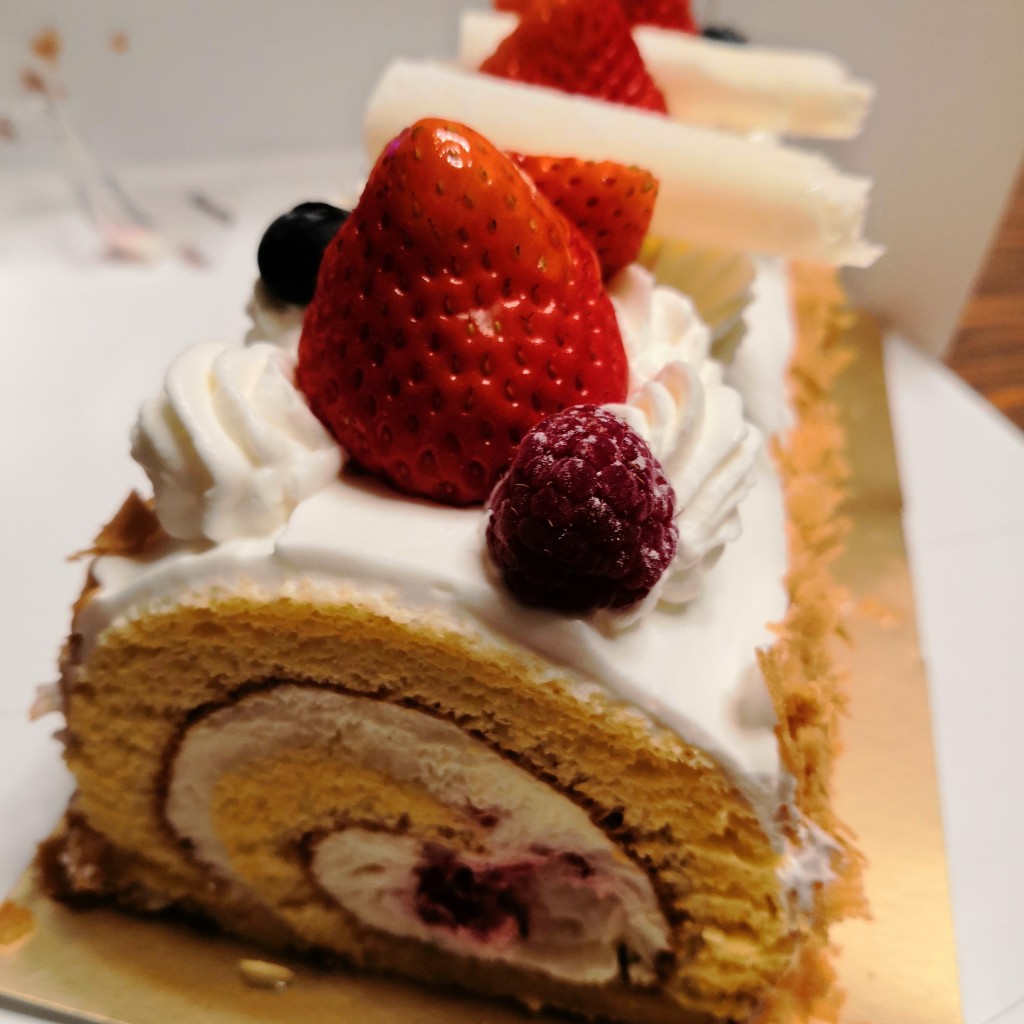ユーザーが投稿したいちごのロールケーキの写真 - 実際訪問したユーザーが直接撮影して投稿した上葛原ケーキマヌカンピス サンリブシティ小倉店の写真